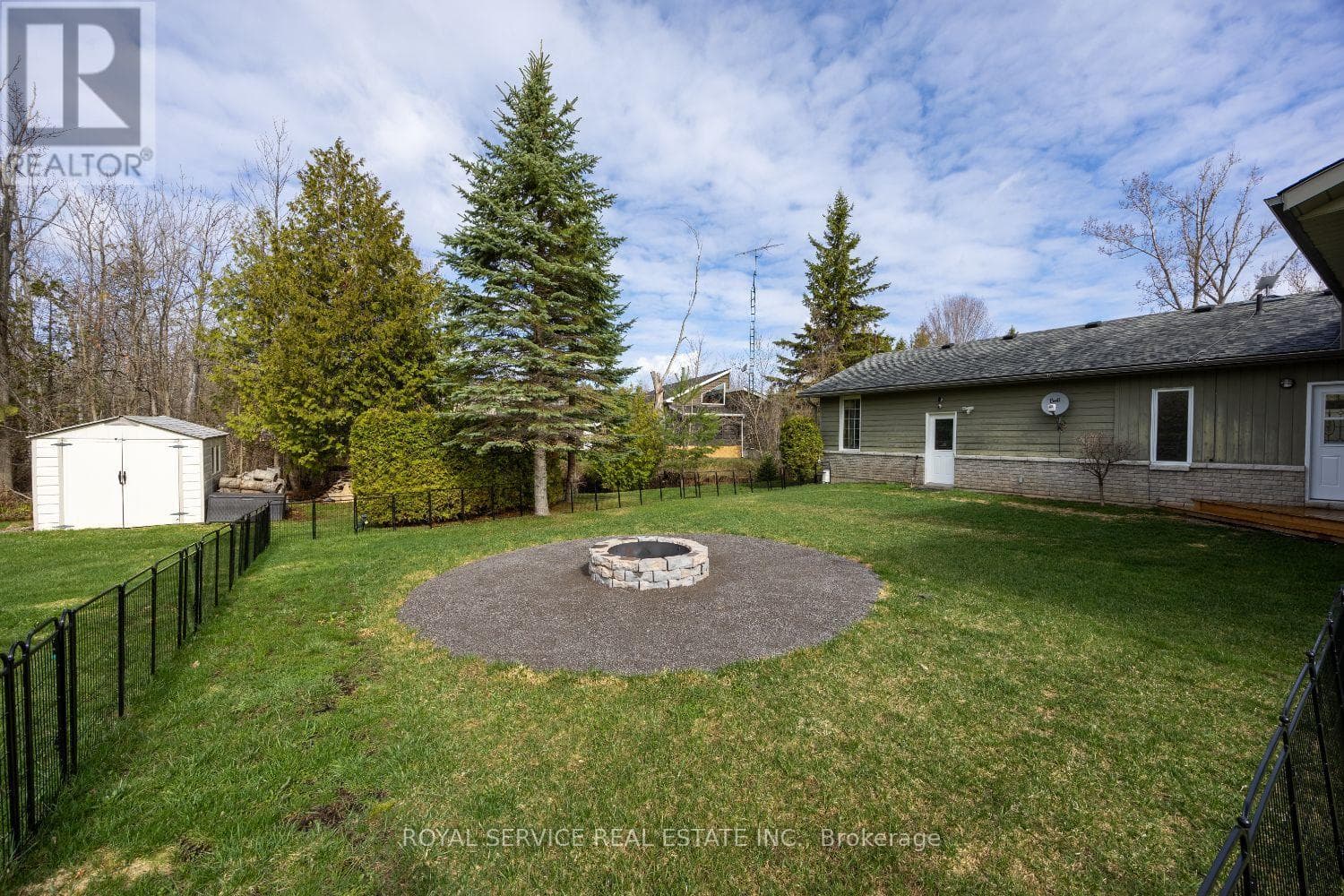821 KIMBERLY DRIVE, Central Lakes