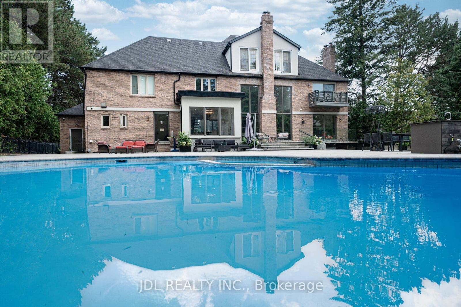 19 FIFESHIRE ROAD, Toronto