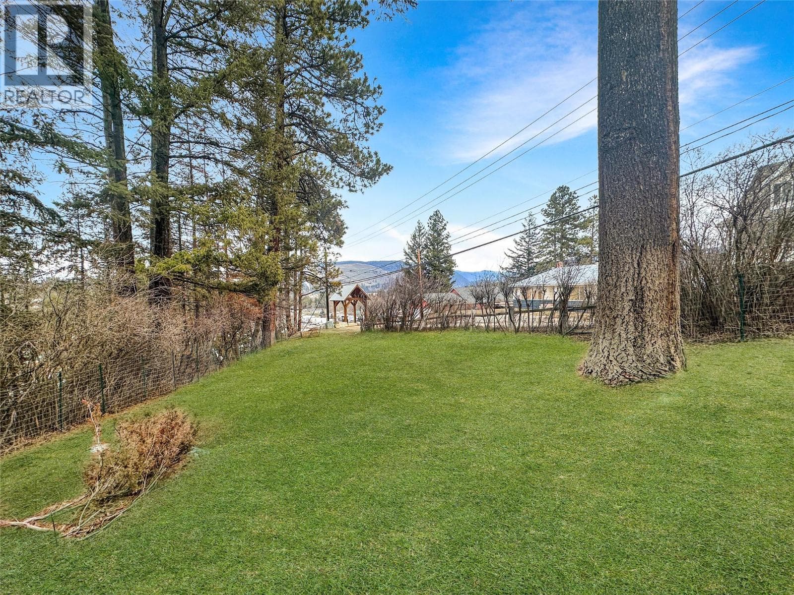 153 BILLITER AVENUE, Interior REALTORS® — photo 2