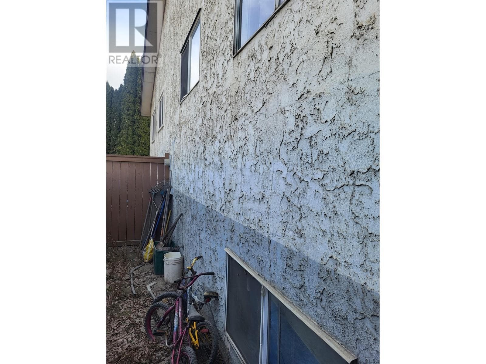 1386 OTTAWA PLAZA in