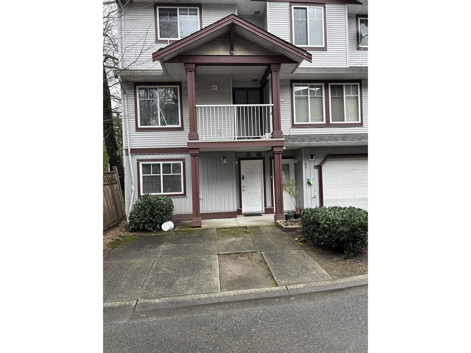 6 12070 76 AVENUE in Strawberry Hill