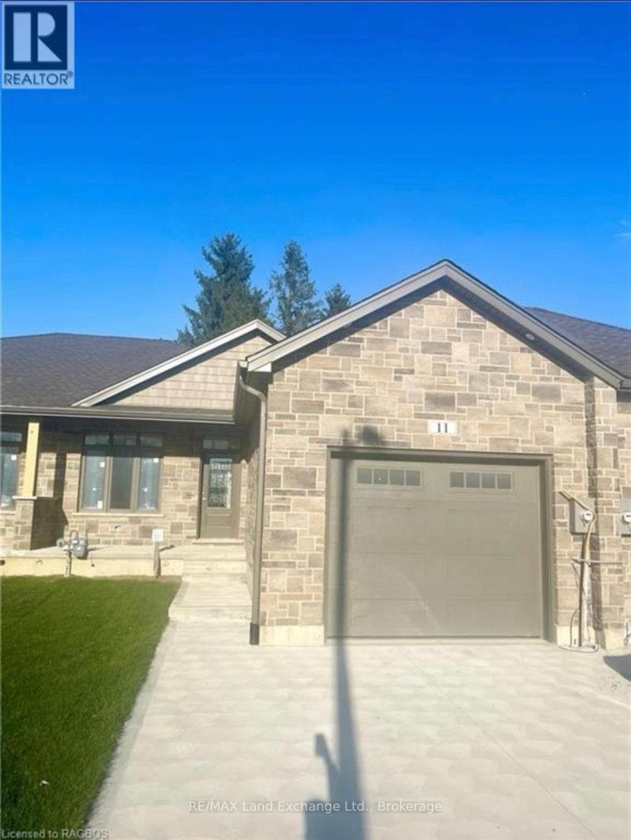 11 NYAH COURT in