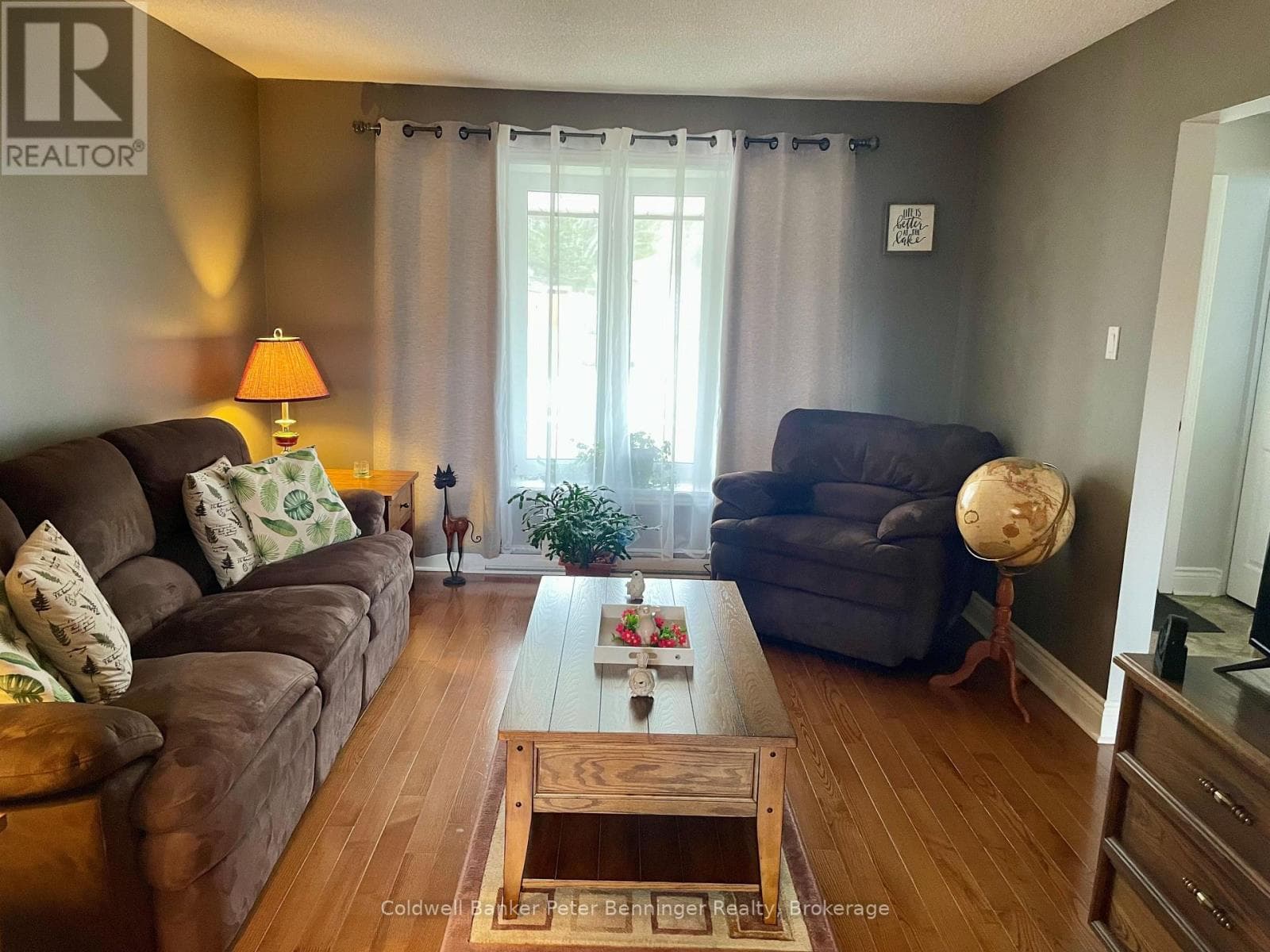 1038 WELLINGTON STREET in