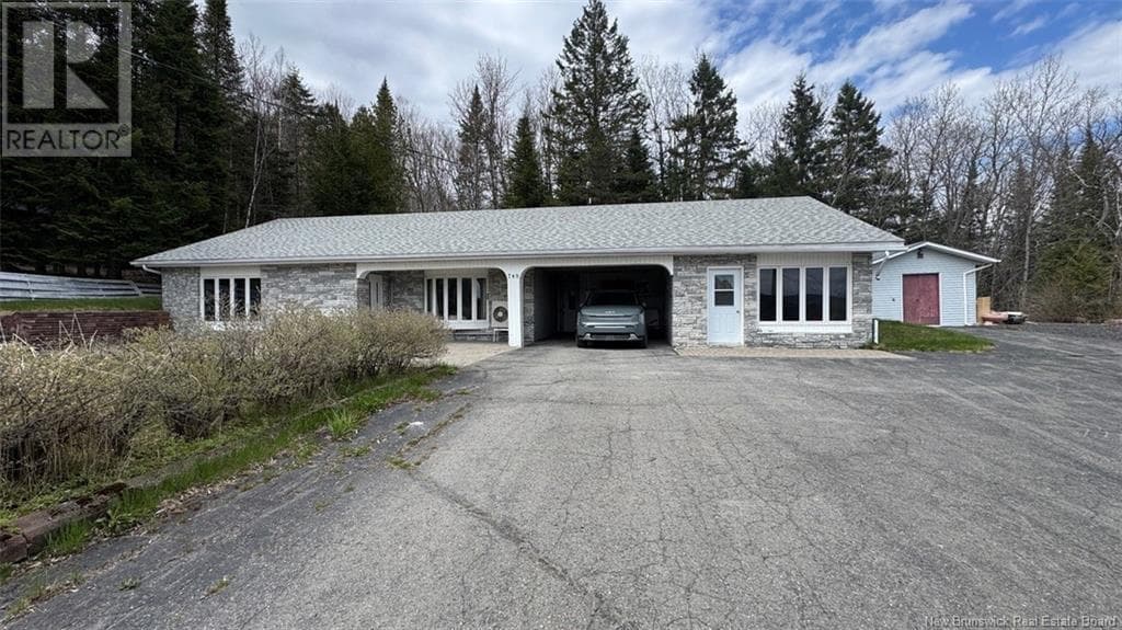 748 CANADA ROAD in