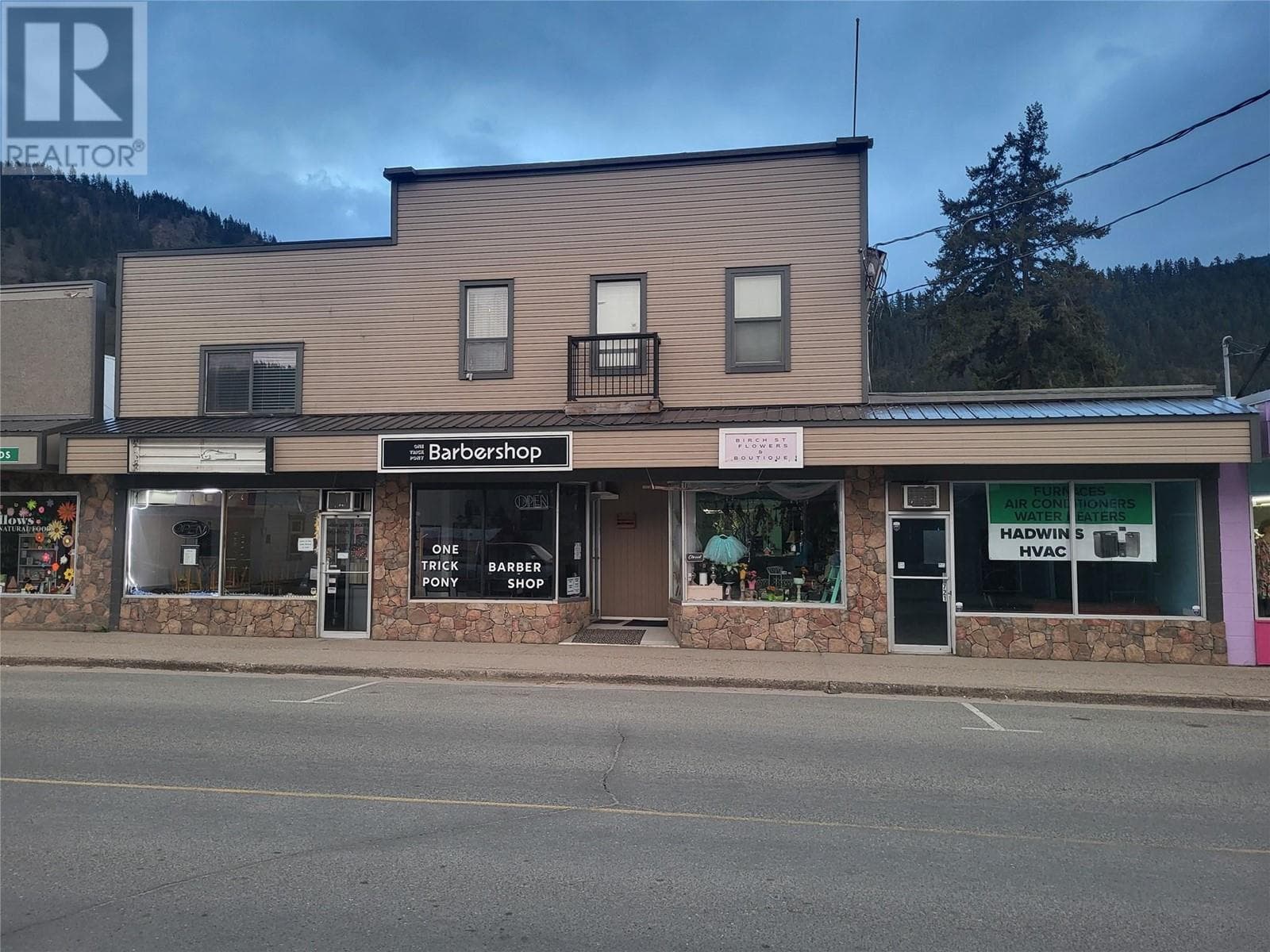 721-725 Shuswap Avenue in