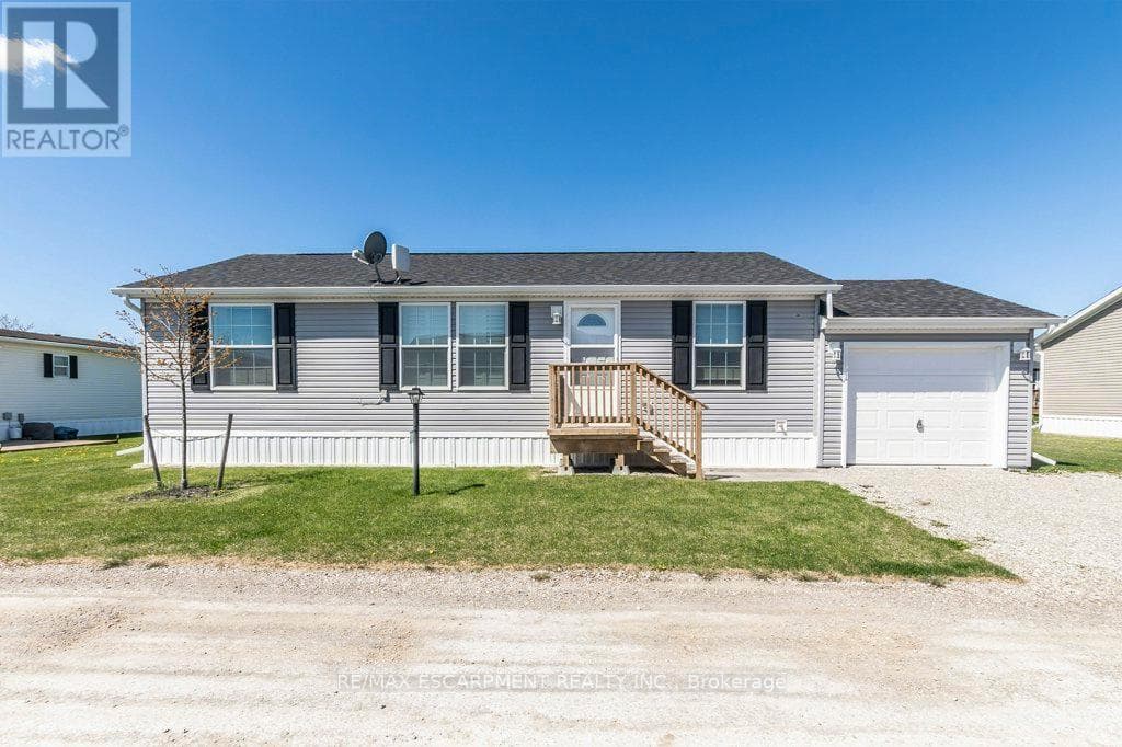 9 HICKORY HOLLOW in