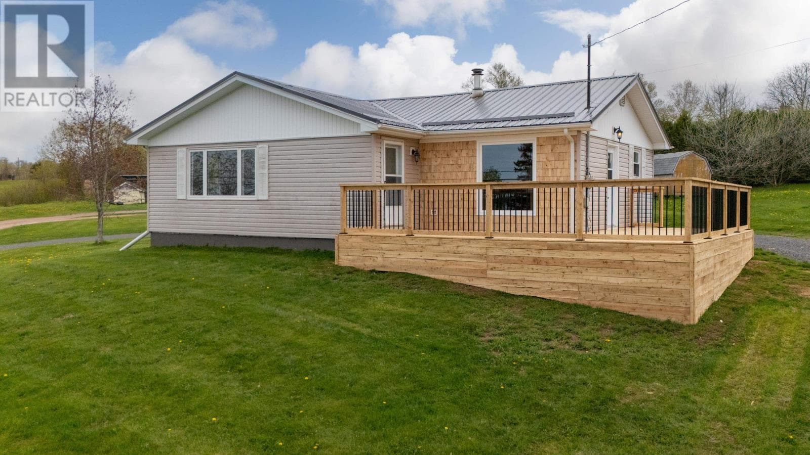 288 LOWER MONTAGUE ROAD in