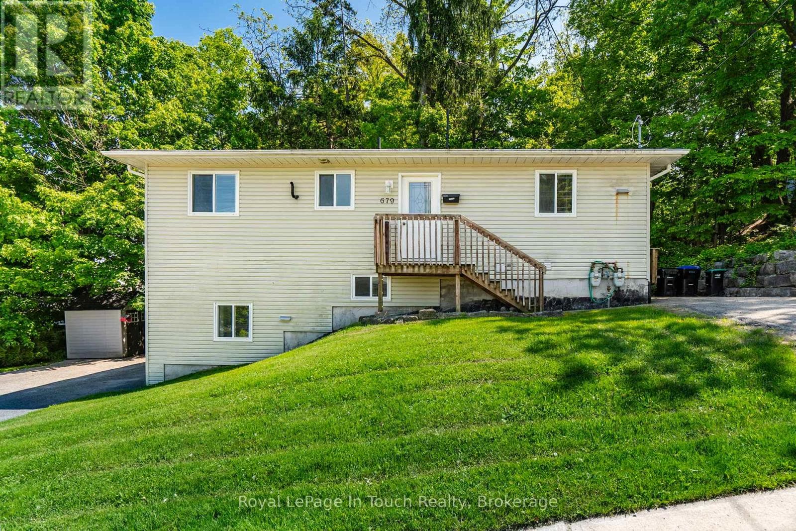 679 MONTREAL STREET in