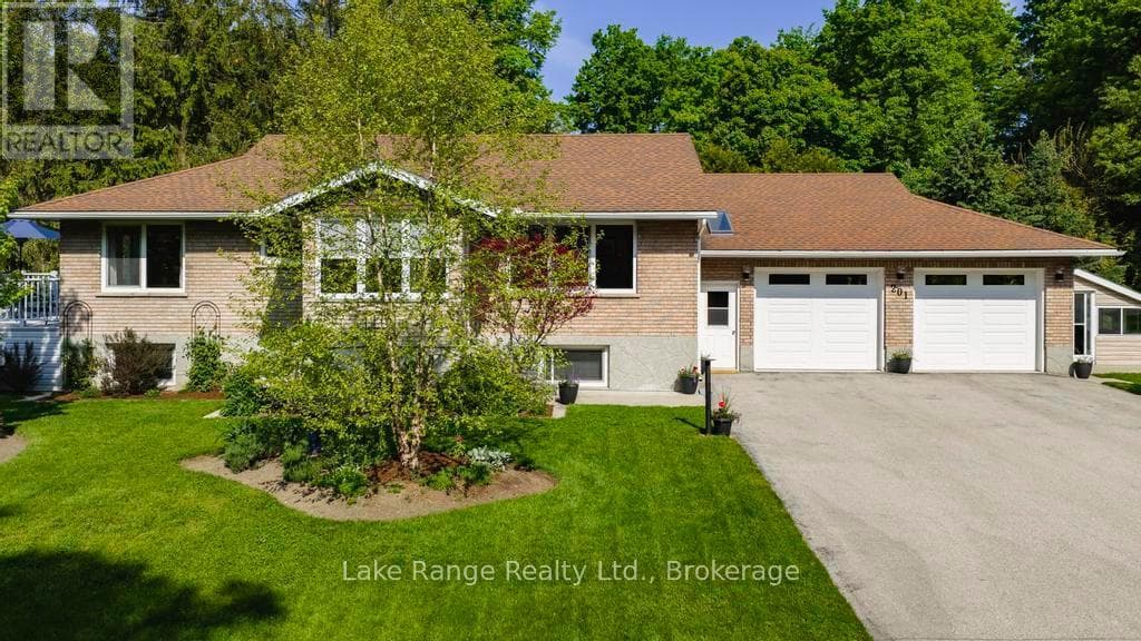 201 SHADYWOOD CRESCENT in