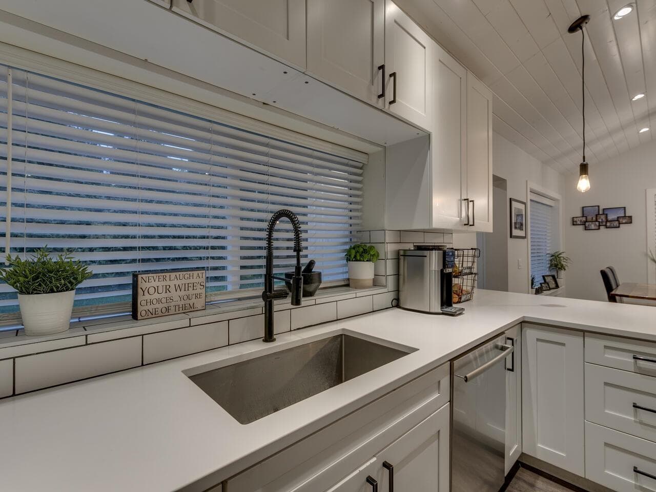 10069 WOLFE STREET in Silverhill