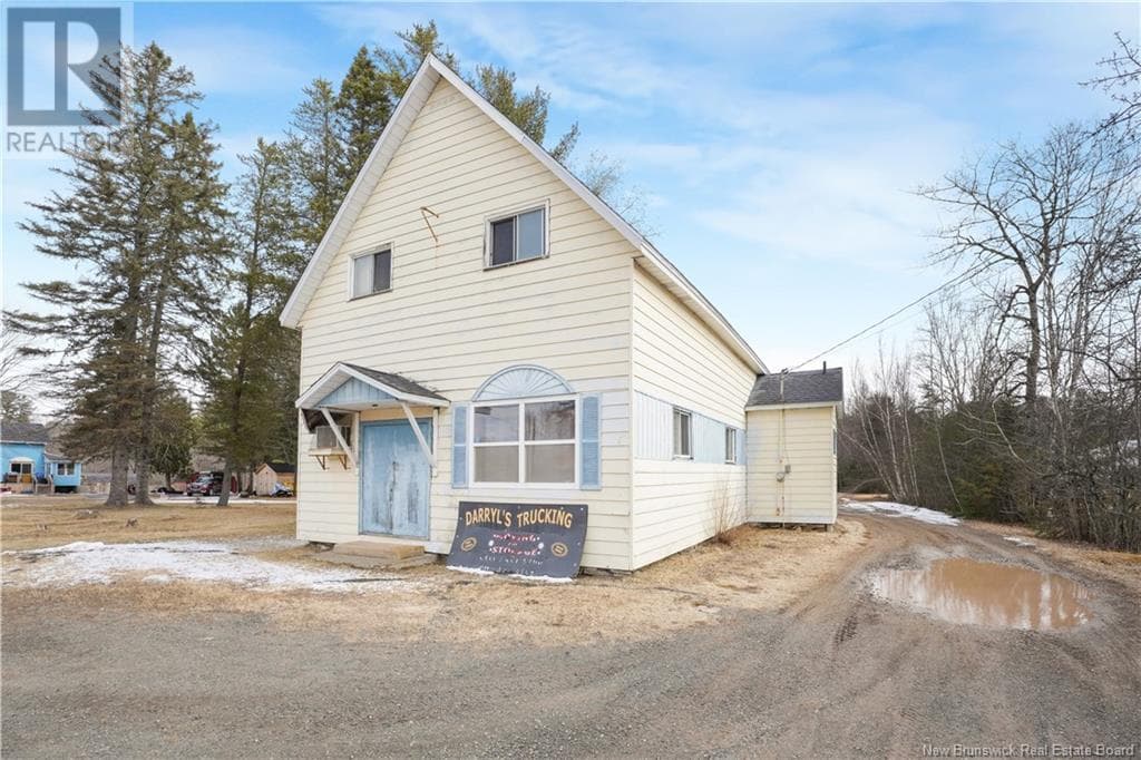 764 PLEASANT DRIVE in