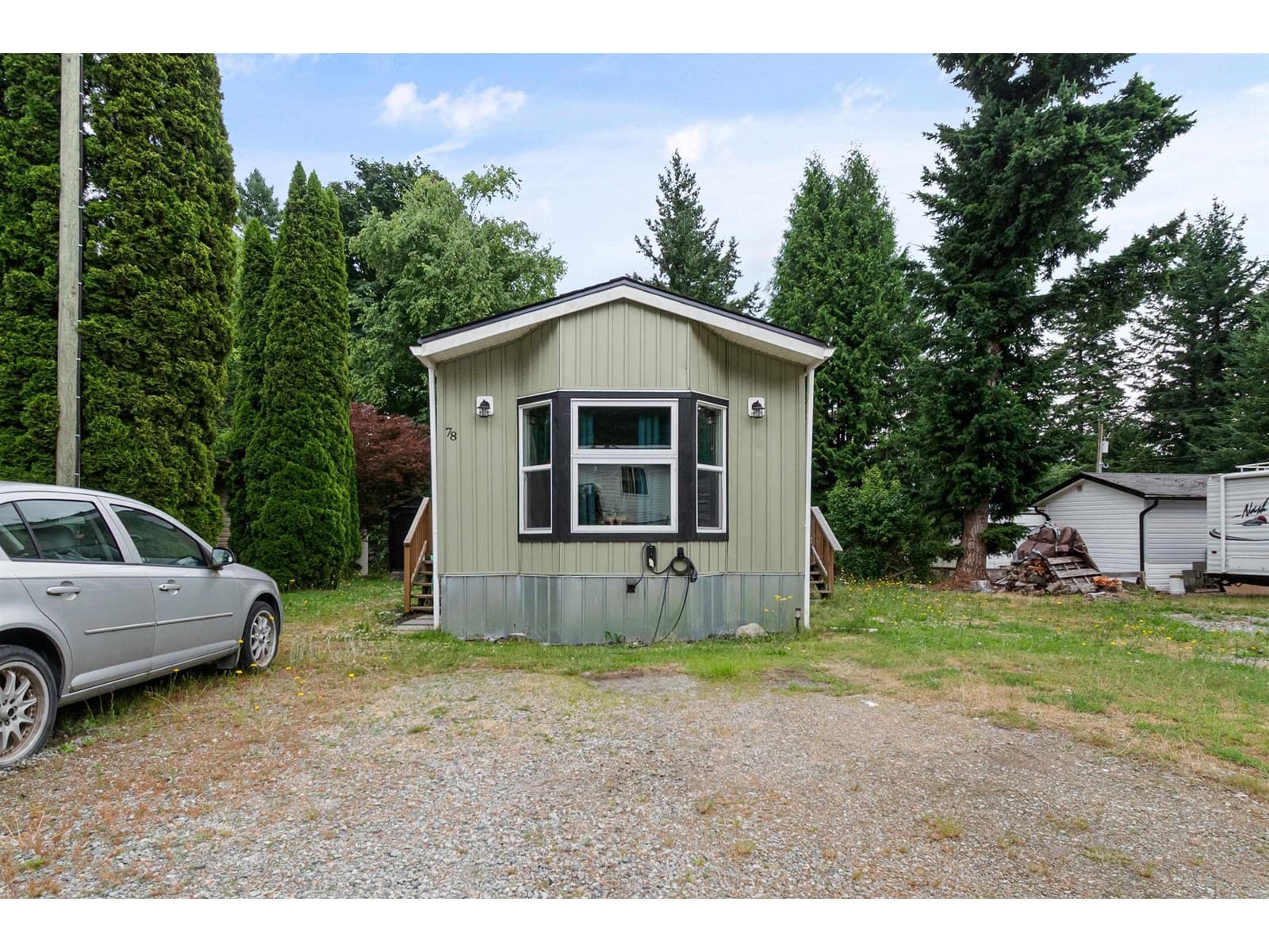 78 43201 LOUGHEED HIGHWAY in