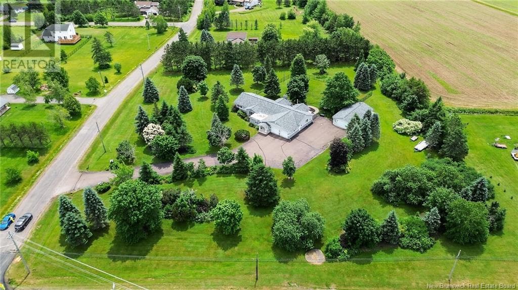 9 STIRLING CRESCENT in