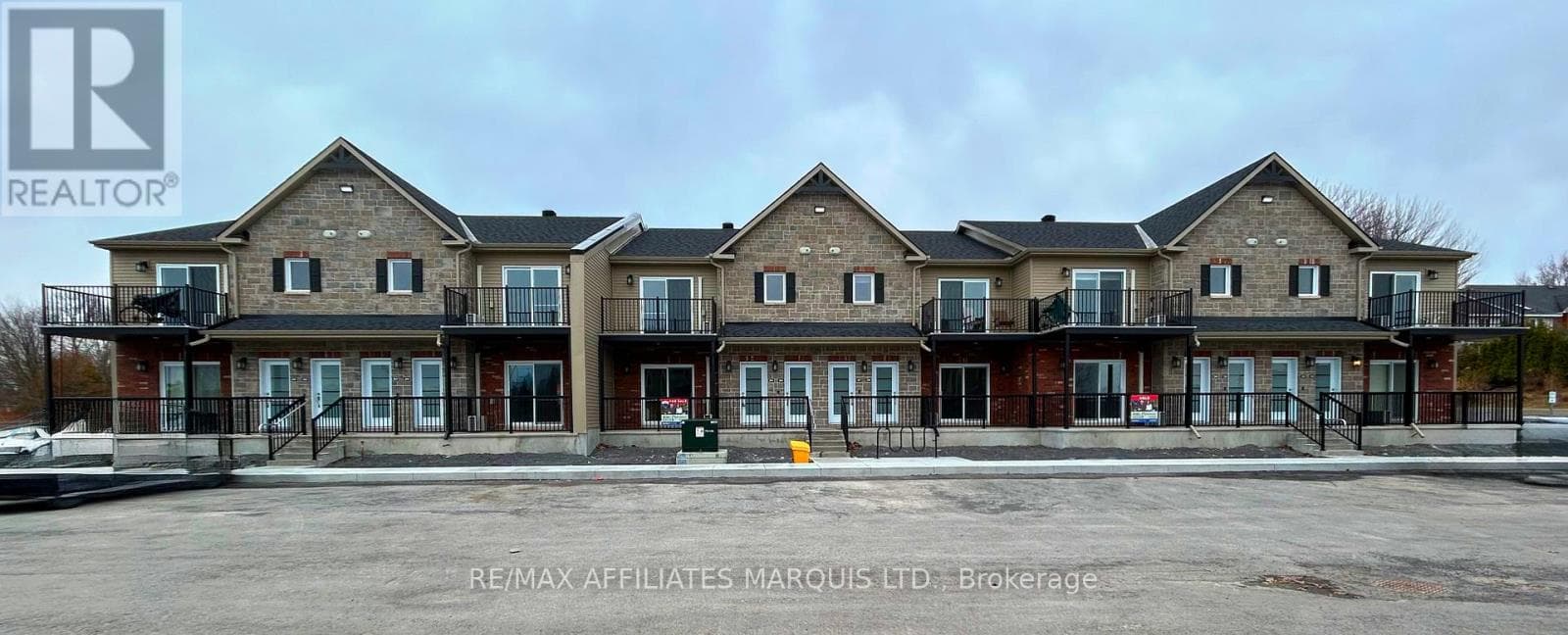 205 - 229 WATER STREET E in