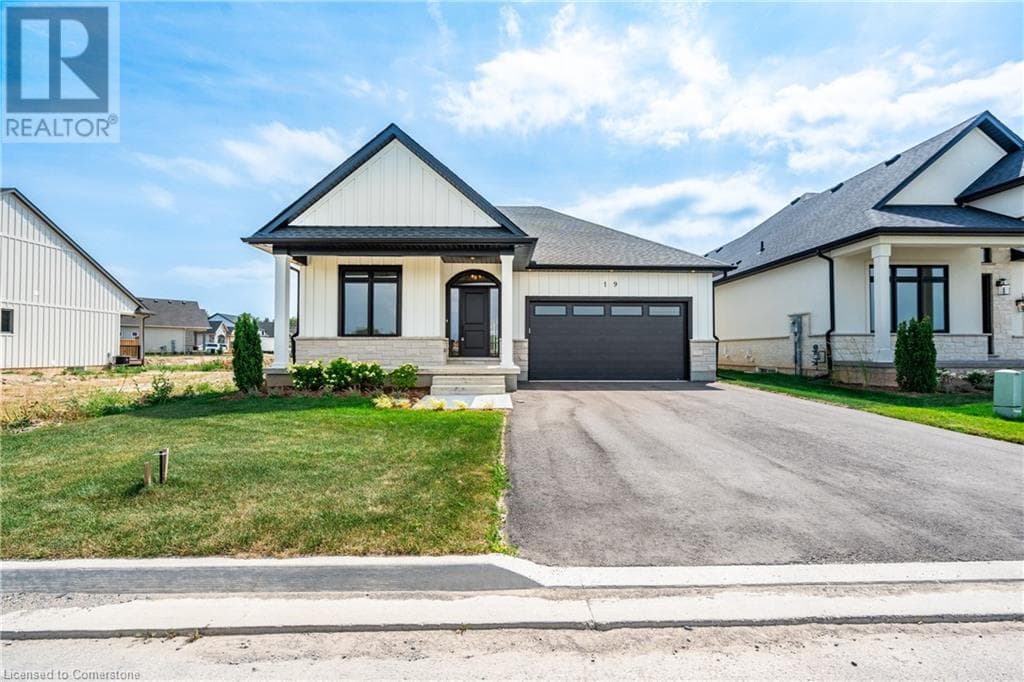19 OAKLEY DRIVE in