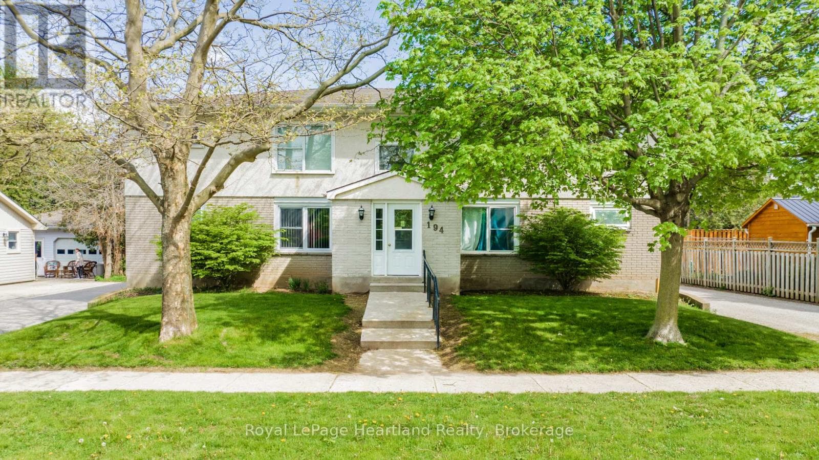 194 BENNETT STREET W in