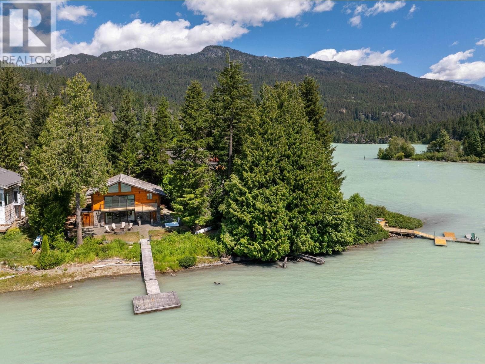 9249 LAKESHORE DRIVE in