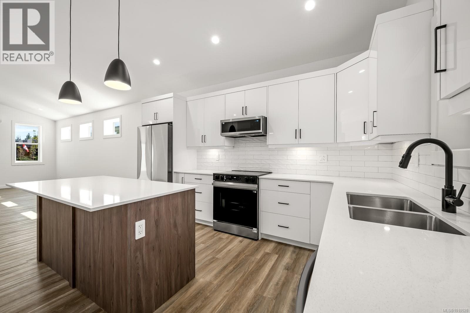 45 3025 Royston Rd in