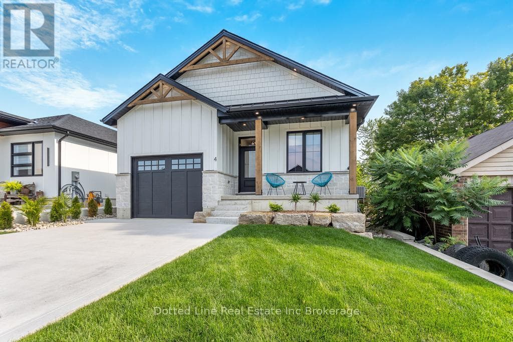 4 CHARLES COURT in