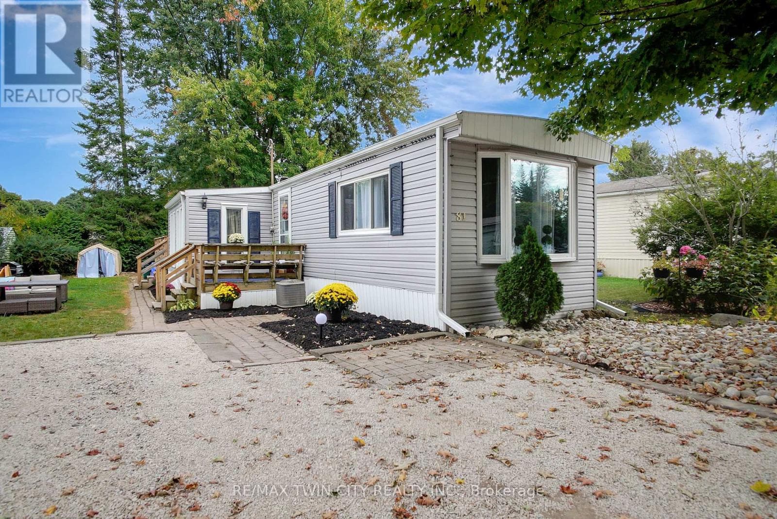 81 - 1294 8TH CONCESSION ROAD W in 1100
