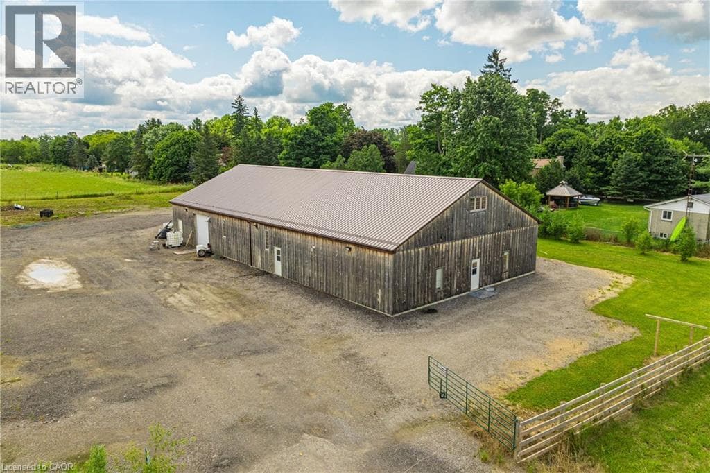4 MIDDLEPORT ROAD in