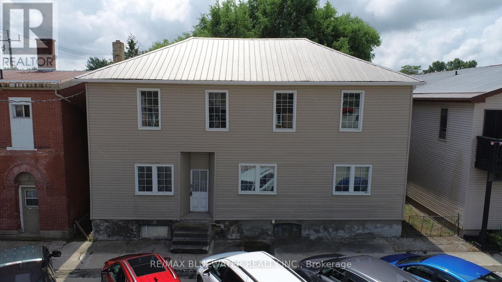 11 MALL STREET in