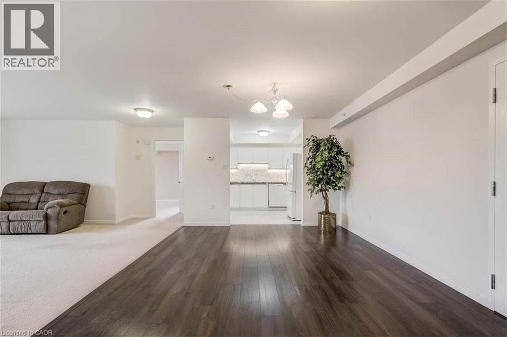 8 HURON STREET UNIT 311 in Lindsay