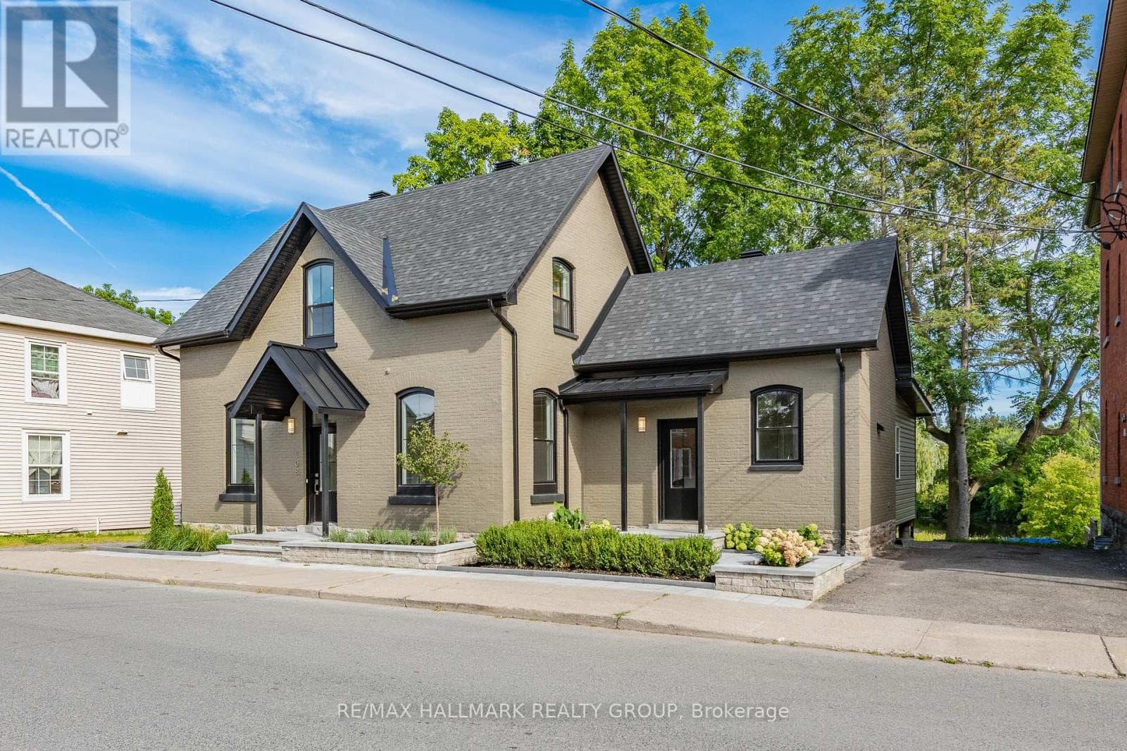 108 CLOTHIER STREET E in