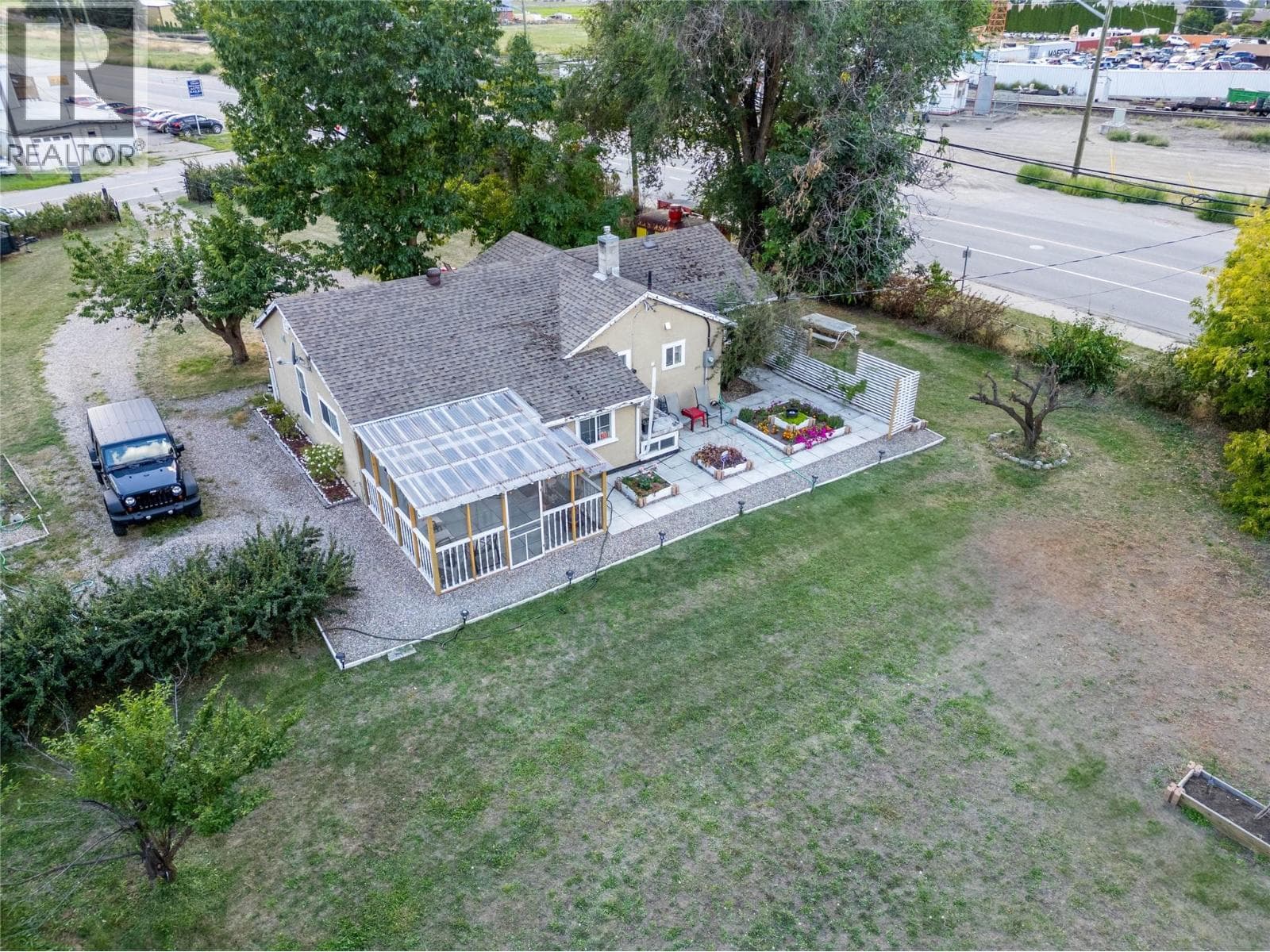 213 BELL STREET in