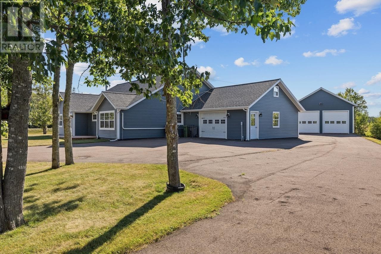 9 LAKESIDE Road in