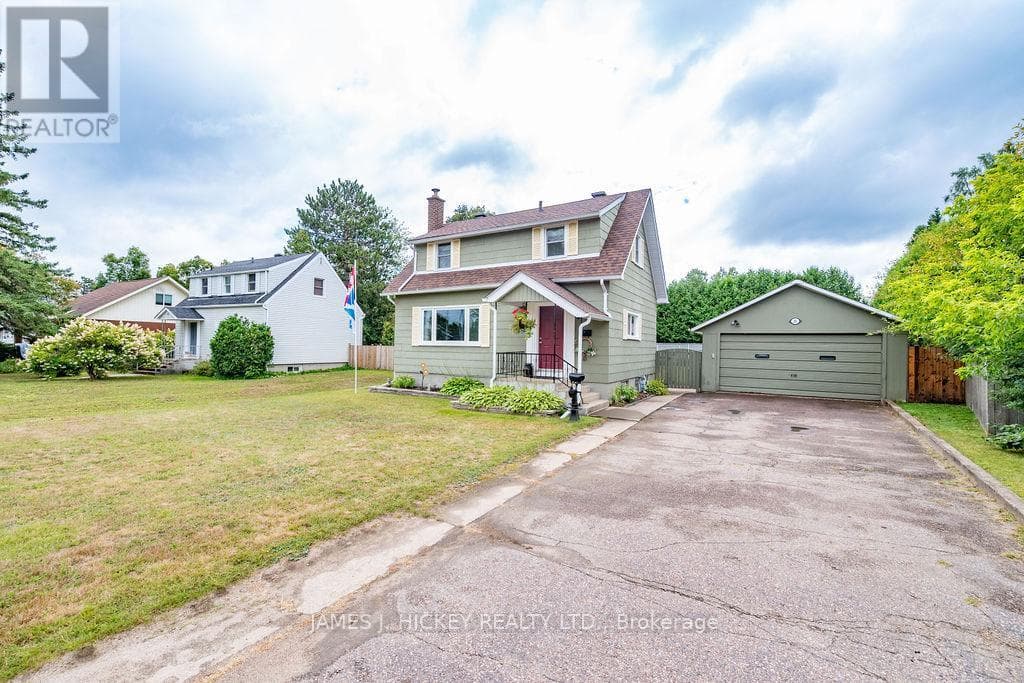 25 LAURENTIAN STREET in