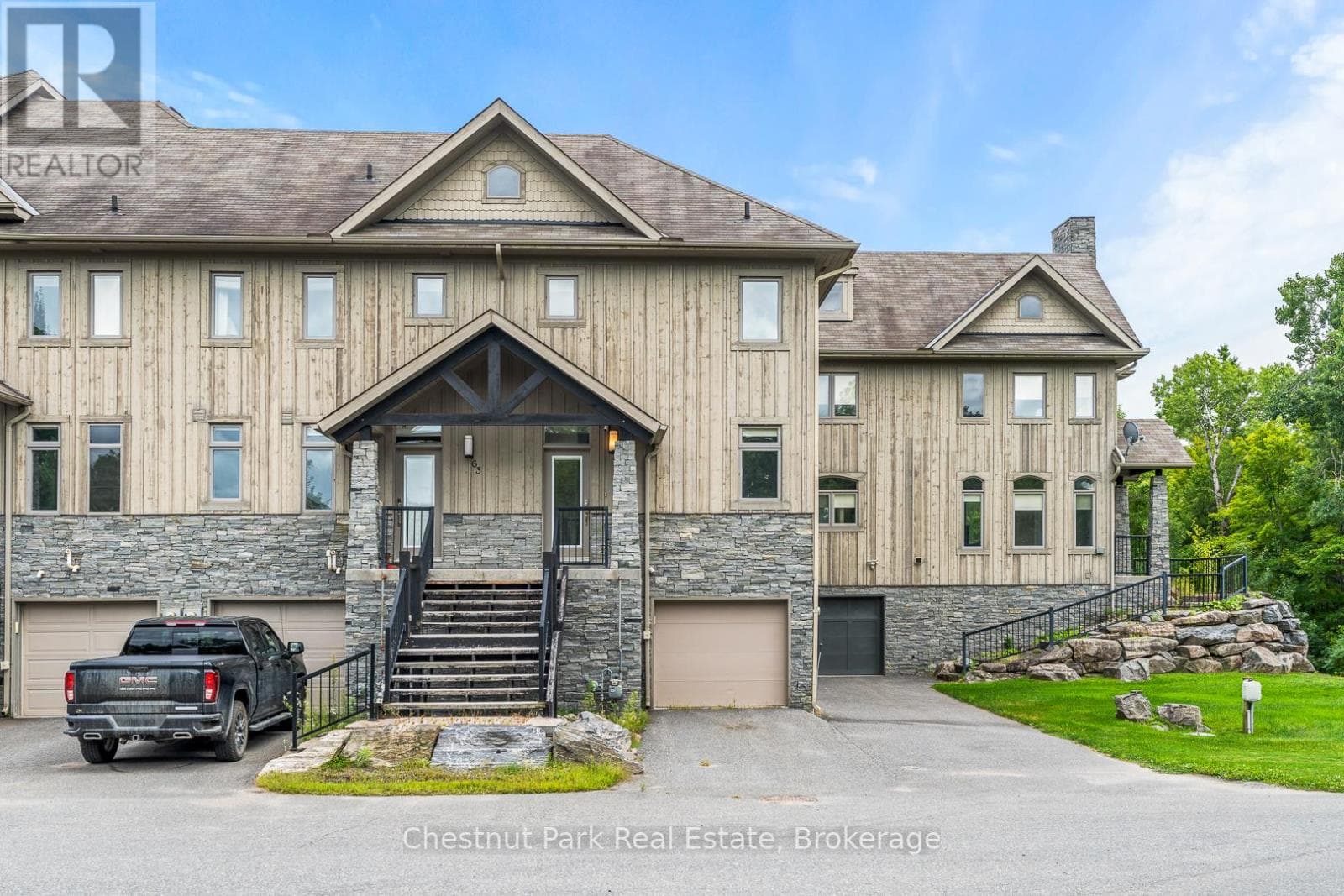 65 ROCKMOUNT CRESCENT in