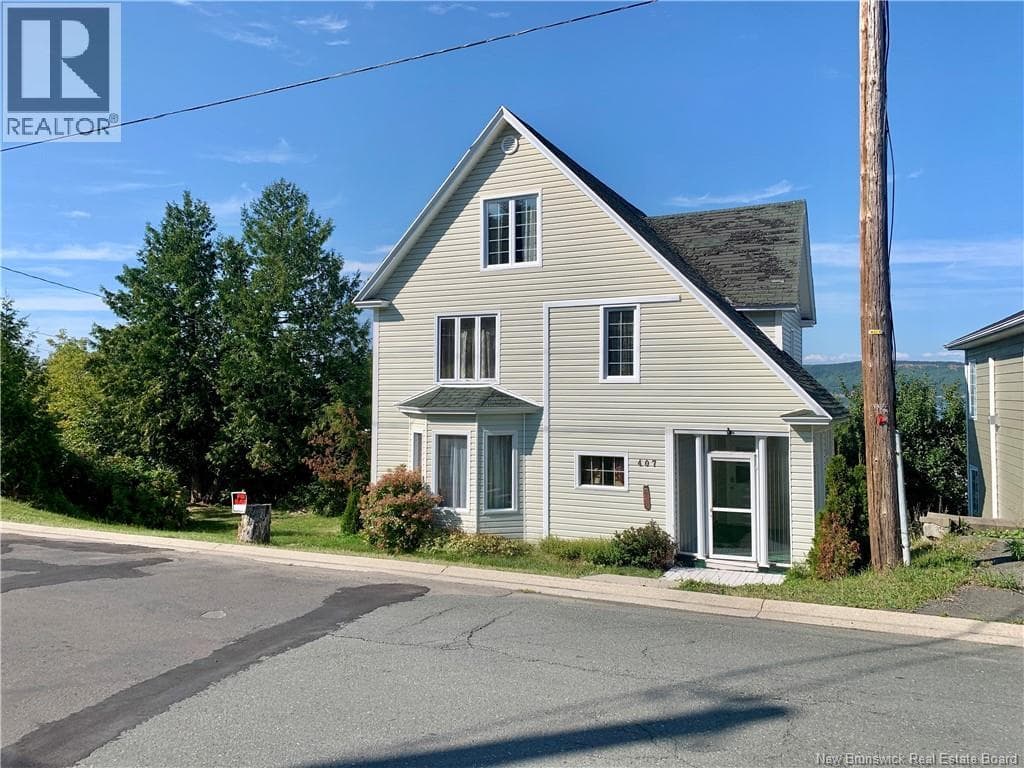 407 VICTORIA STREET in