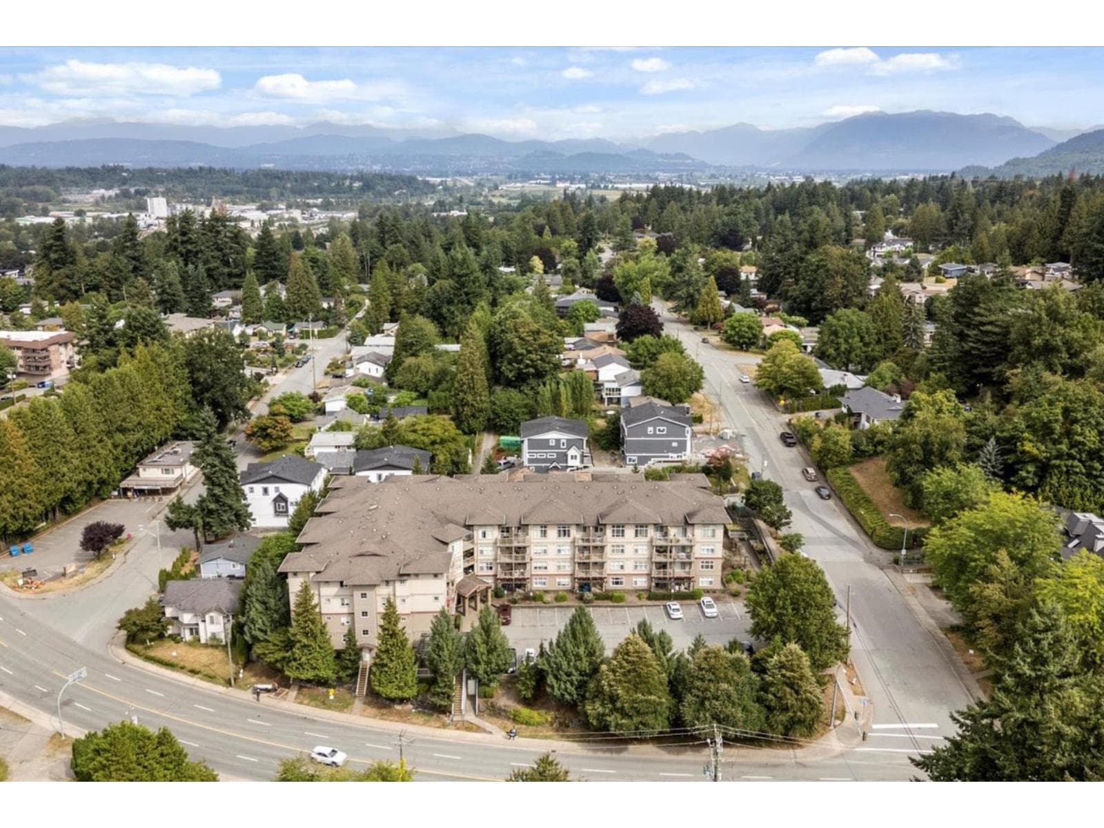 221 2515 PARK DRIVE in Historic Downtown