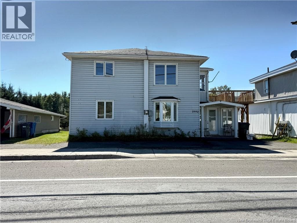 1992 RUE COMMERCIALE in