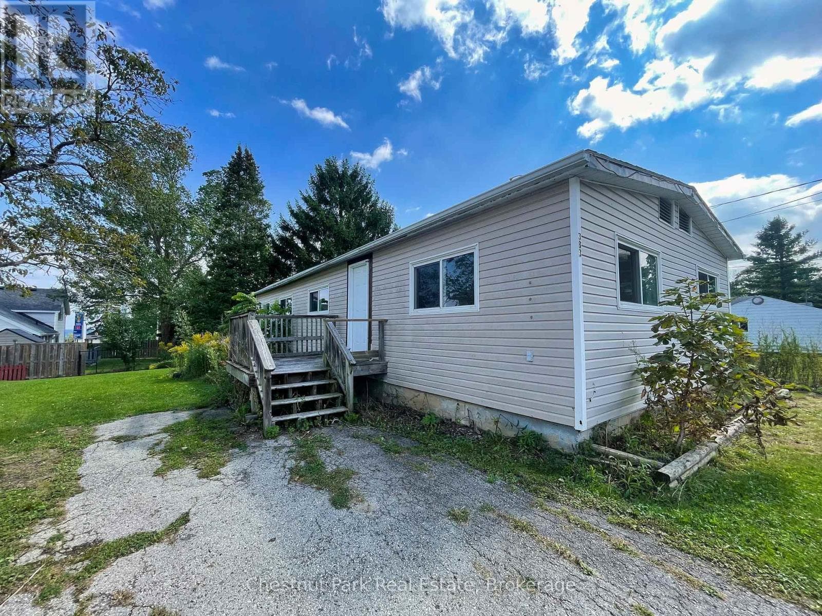 383 THOMPSON STREET in