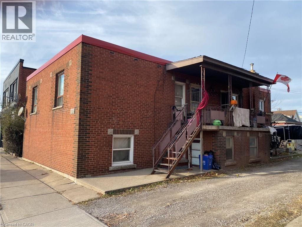 1373 BARTON STREET EAST in Homeside