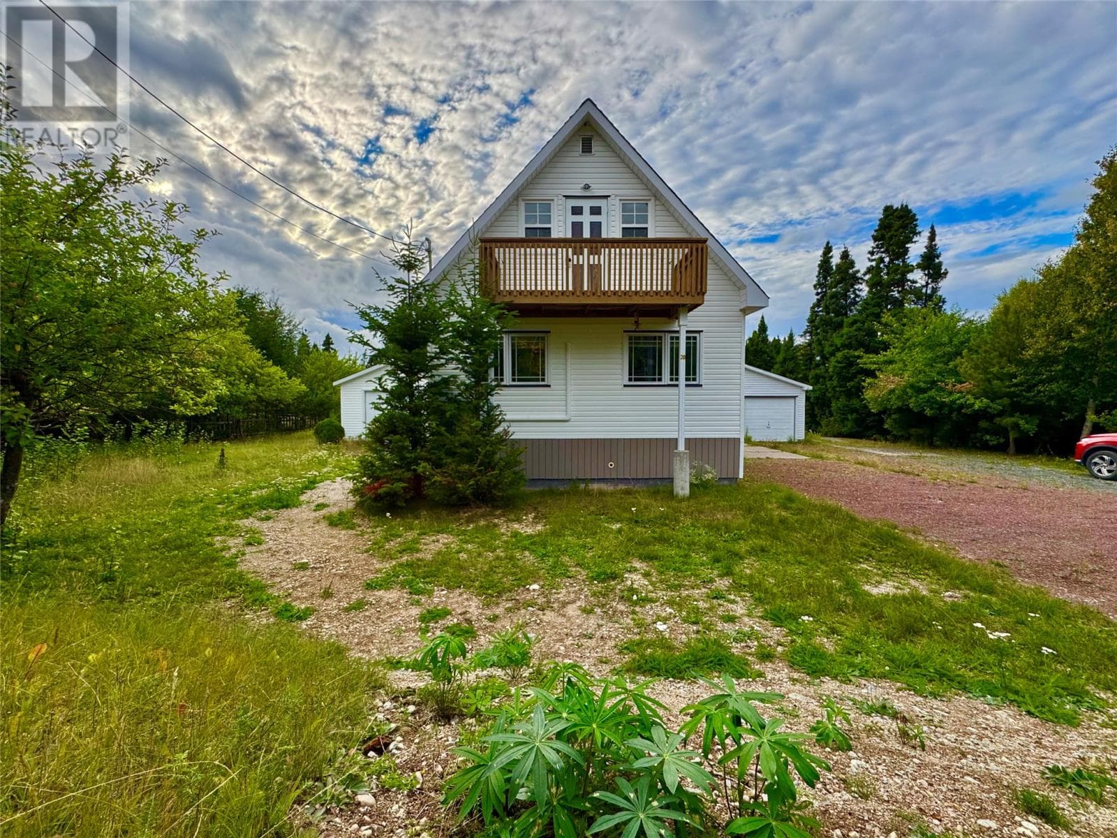 20 Pinetree Road in