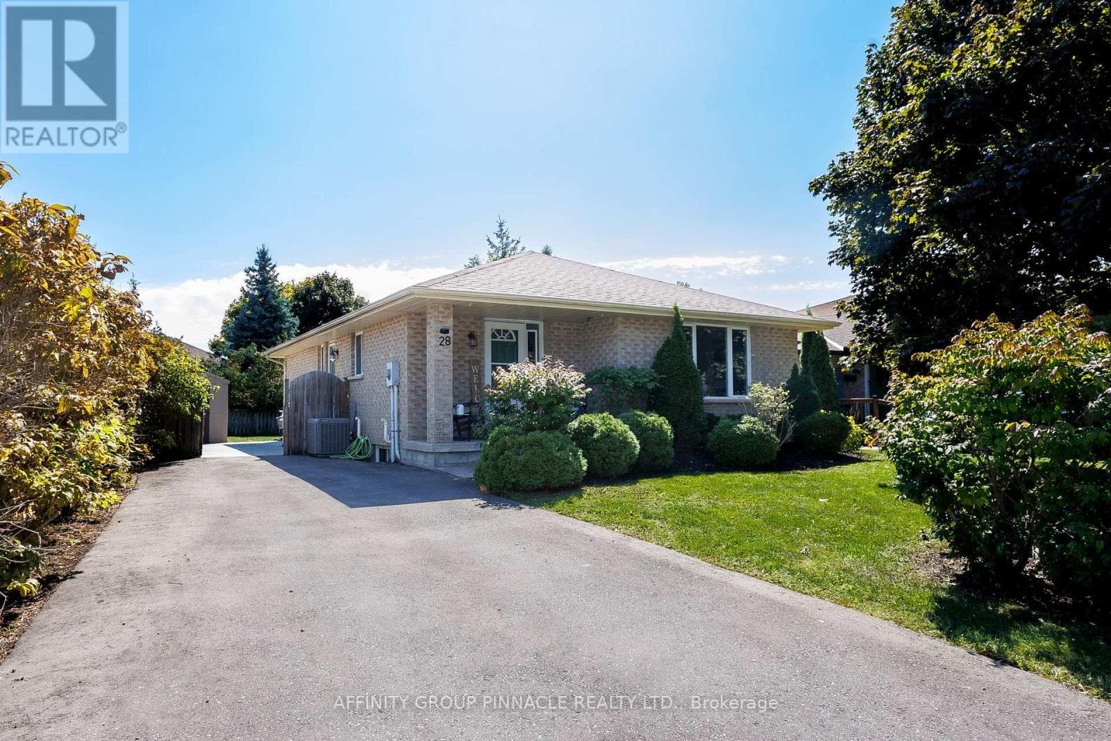 28 KAREN DRIVE in Lindsay