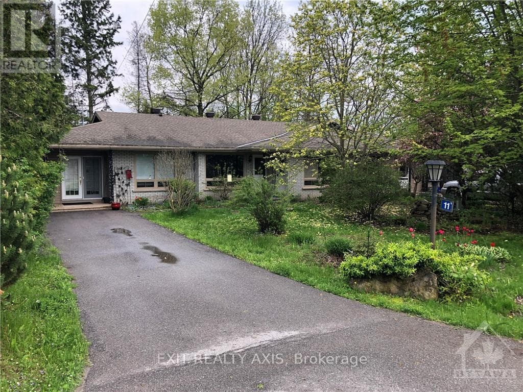 11 & 13 BAYVIEW CRESCENT in