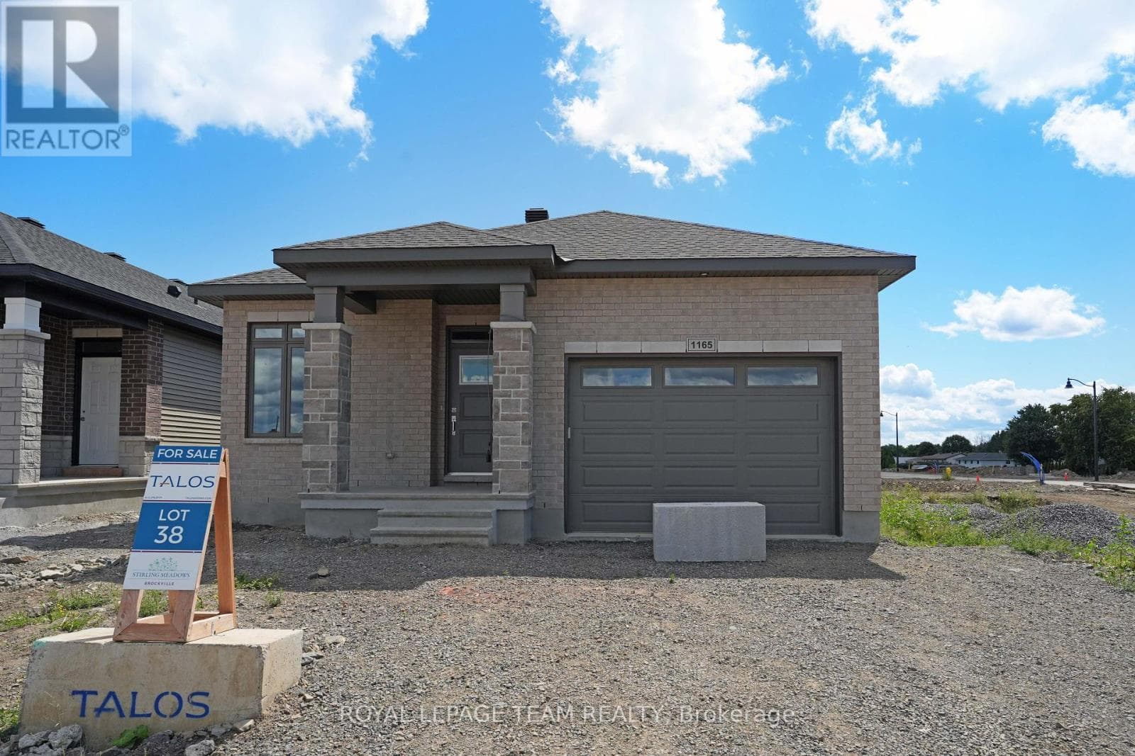 1165 POTTER DRIVE in MANOTICK