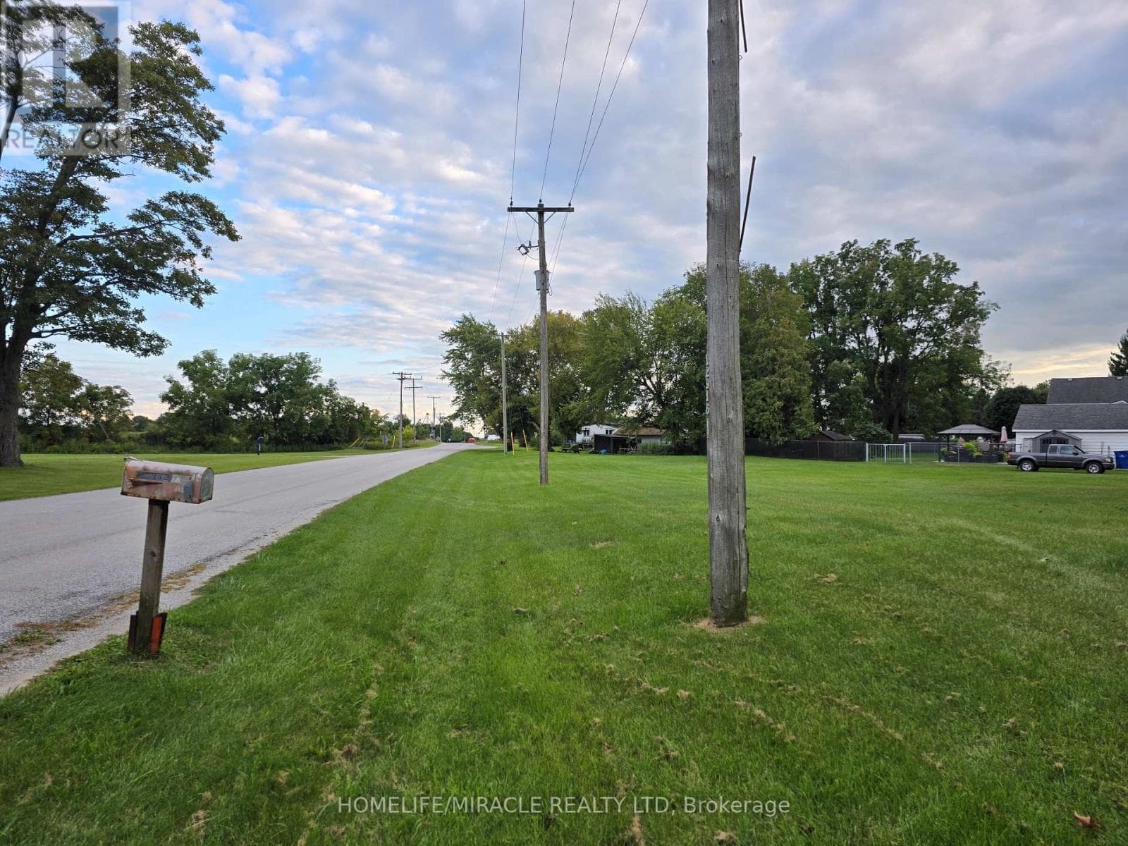000 OAK STREET in