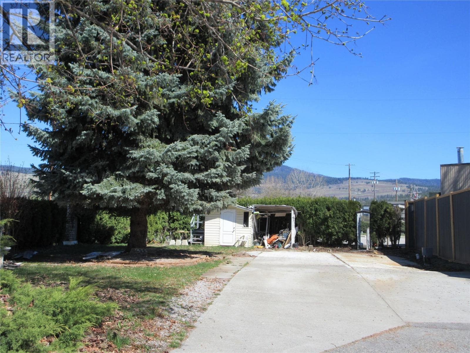 522 415 COMMONWEALTH ROAD in Highway 97