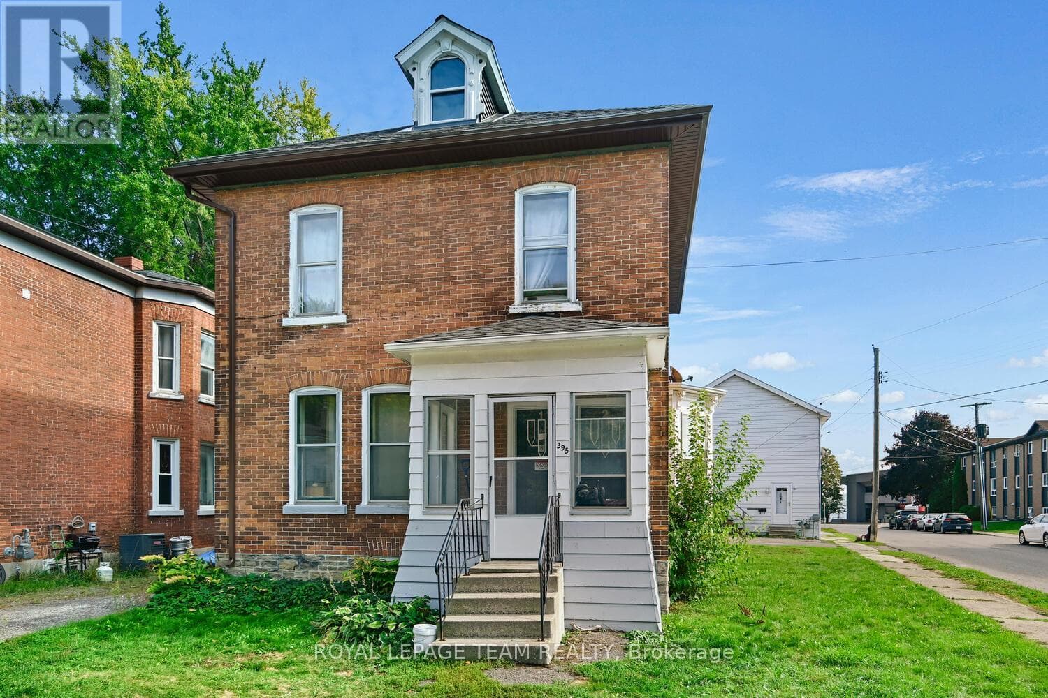 395 HENRY STREET WEST in