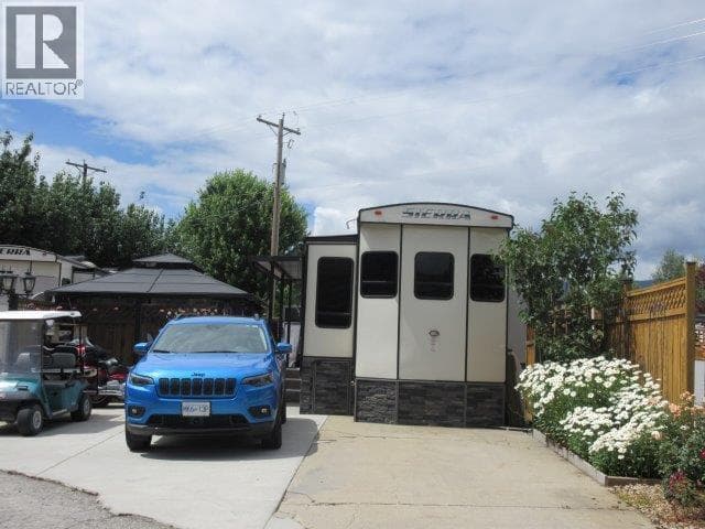 248 415 COMMONWEALTH ROAD in Highway 97