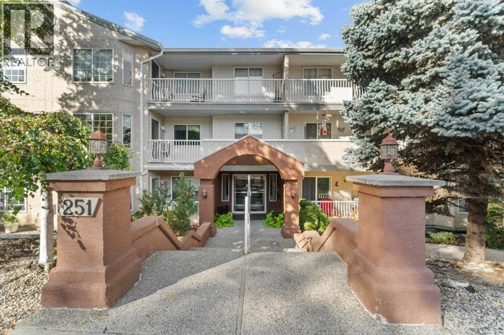 251 6 STREET SOUTHEAST UNIT 104 in
