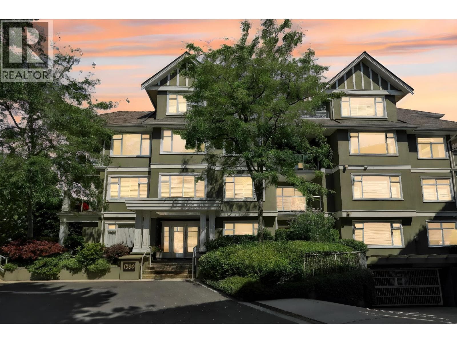 301 1330 HUNTER ROAD in Beach Grove