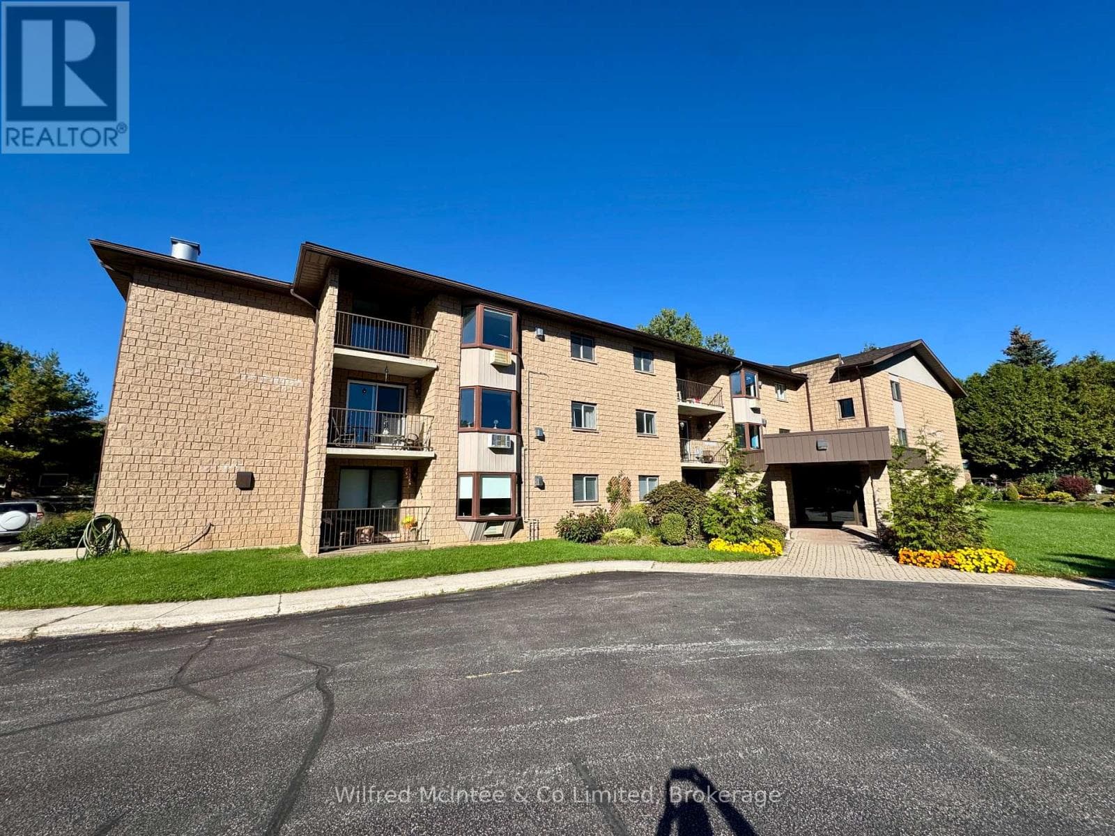 305 - 225 HINKS STREET in