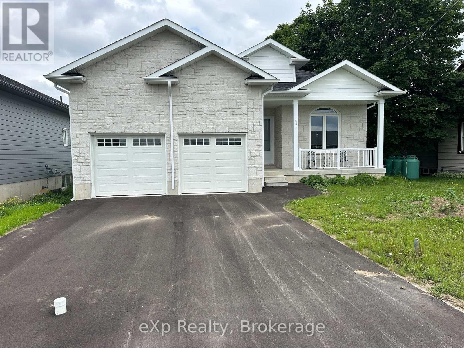 221 FORLER STREET in