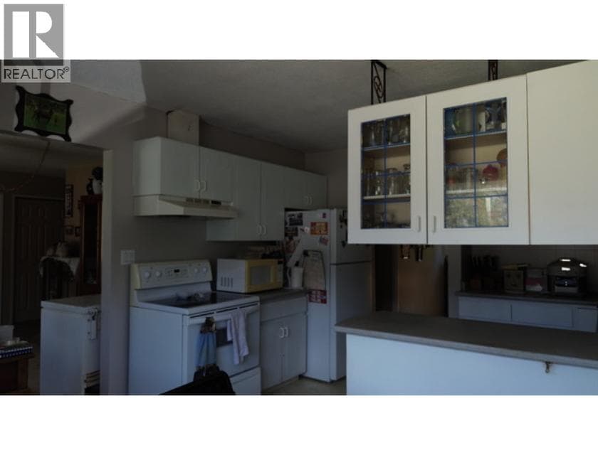 629 THIRD AVENUE in